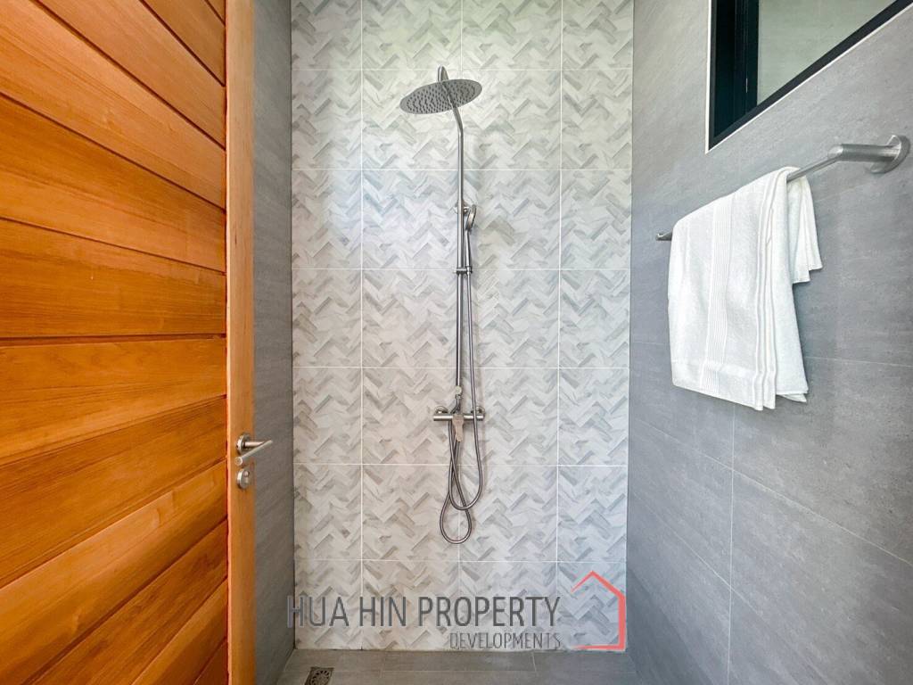 Brand New 3 Bedroom Pool Villa In Thap Tai