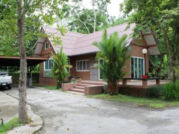 Large 1 Bedroom House with big Garden for Rent