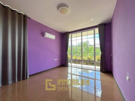 Expansive 5 Bedroom Villa on a 3-Rai Land in Nong Phlap