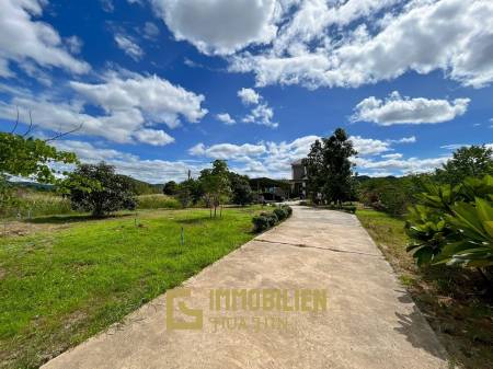 Expansive 5 Bedroom Villa on a 3-Rai Land in Nong Phlap