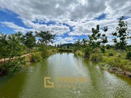 Expansive 5 Bedroom Villa on a 3-Rai Land in Nong Phlap