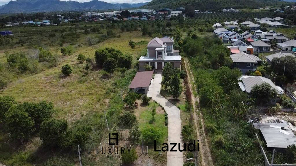 Expansive 5 Bedroom Villa on a 3-Rai Land in Nong Phlap