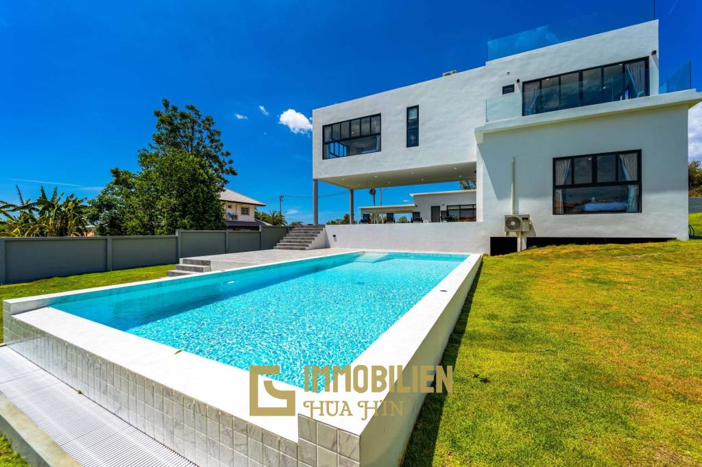 New 4 Bedroom Pool Villa Close to City Center