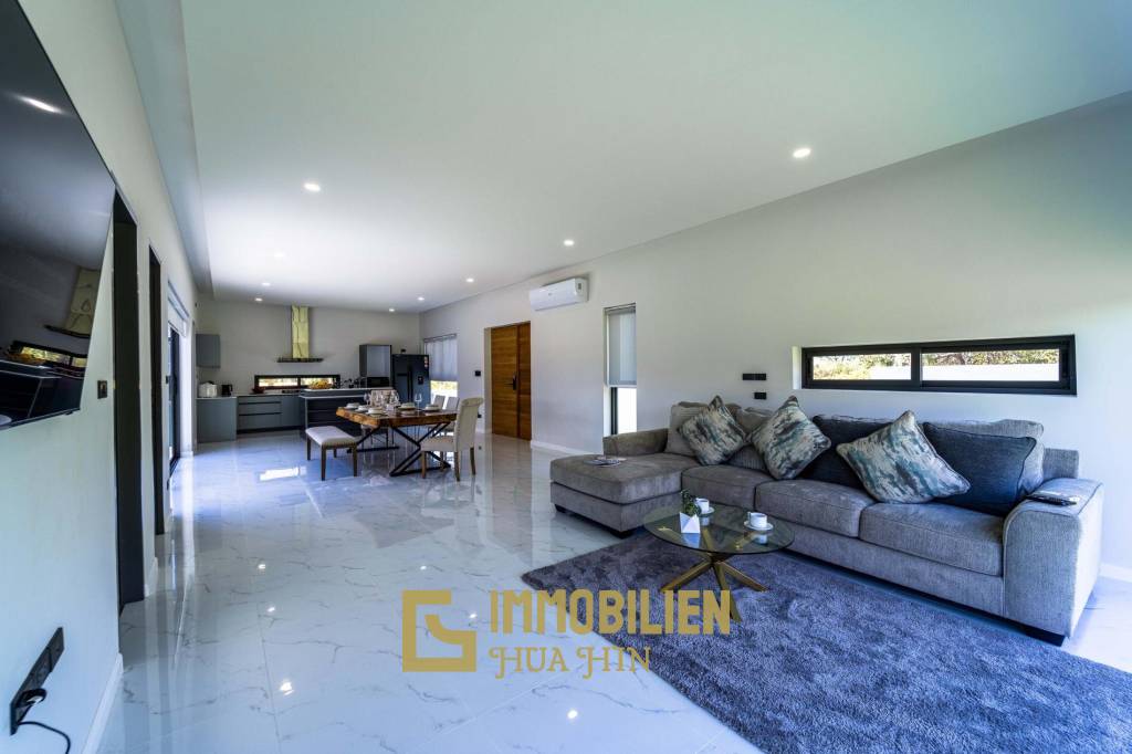 New 4 Bedroom Pool Villa Close to City Center