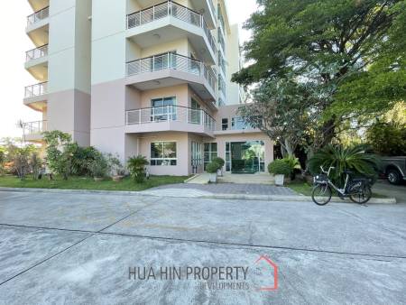 Flame Tree: Very well maintained 1 bedroom condo