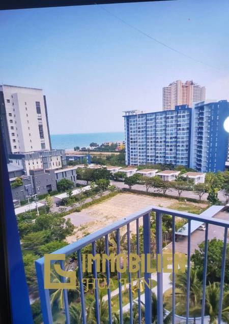 BLU Diamond  : Studio Condo With Pool View