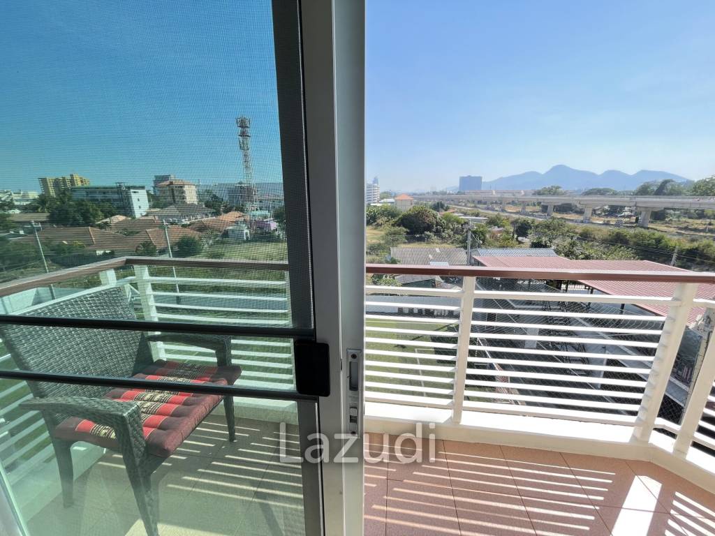 Flame Tree: Very well maintained 1 bedroom condo