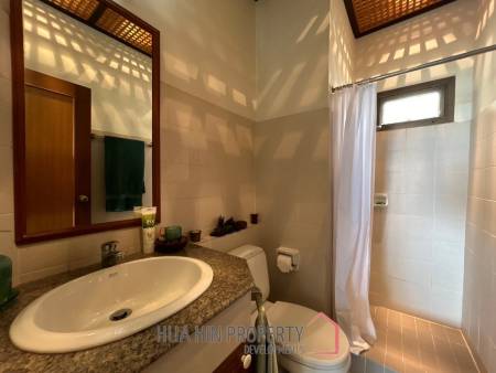 Luxurious 4 Bedroom Condo with Sea View in Pranburi