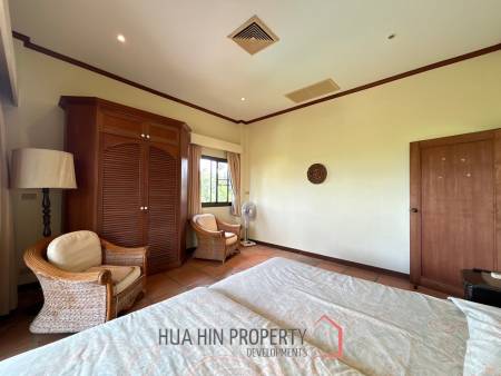 Luxurious 4 Bedroom Condo with Sea View in Pranburi