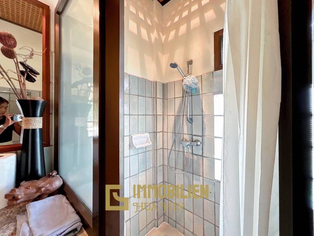 Luxurious 4 Bedroom Condo with Sea View in Pranburi