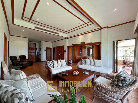 Luxurious 4 Bedroom Condo with Sea View in Pranburi