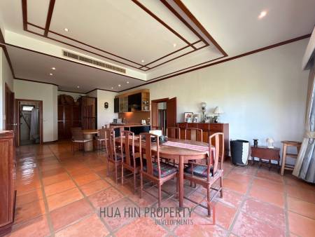 Luxurious 4 Bedroom Condo with Sea View in Pranburi