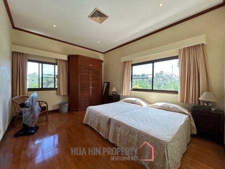 Luxurious 4 Bedroom Condo with Sea View in Pranburi