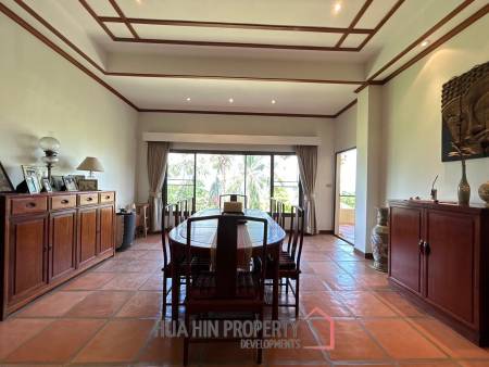 Luxurious 4 Bedroom Condo with Sea View in Pranburi