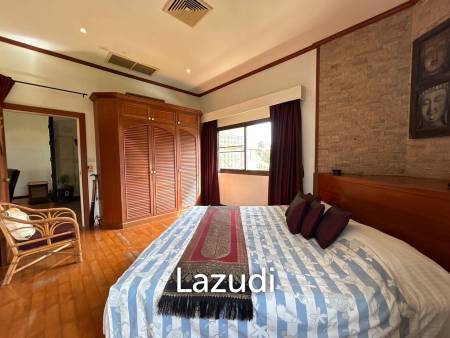 Luxurious 4 Bedroom Condo with Sea View in Pranburi