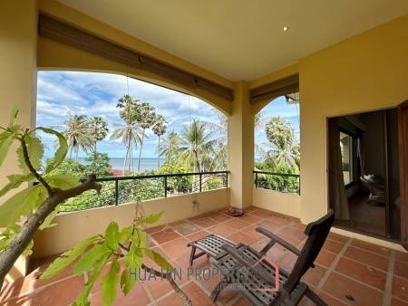 Luxurious 4 Bedroom Condo with Sea View in Pranburi