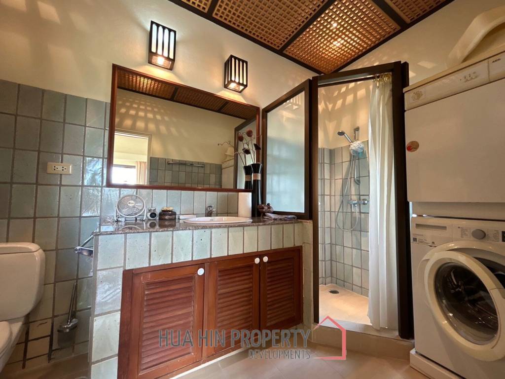 Luxurious 4 Bedroom Condo with Sea View in Pranburi