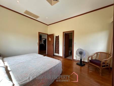 Luxurious 4 Bedroom Condo with Sea View in Pranburi