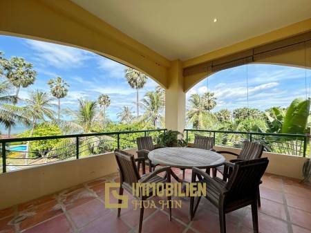 Luxurious 4 Bedroom Condo with Sea View in Pranburi