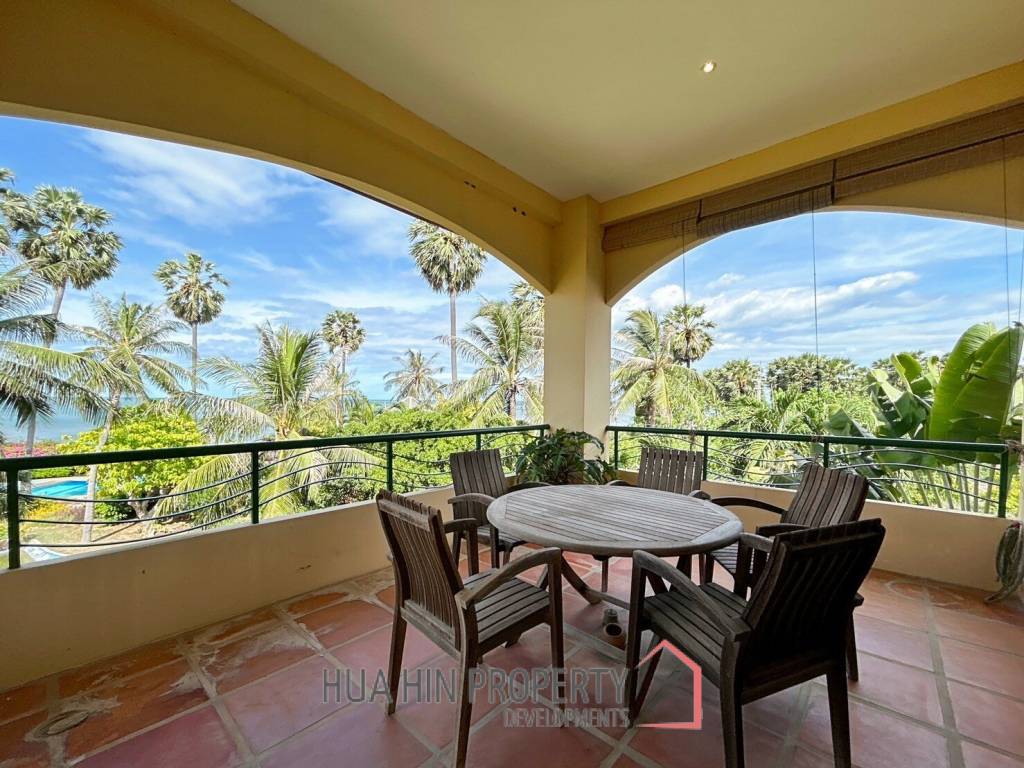 Luxurious 4 Bedroom Condo with Sea View in Pranburi
