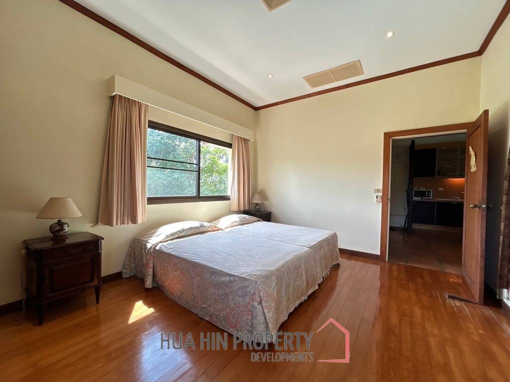Luxurious 4 Bedroom Condo with Sea View in Pranburi