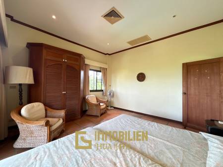 Luxurious 4 Bedroom Condo with Sea View in Pranburi