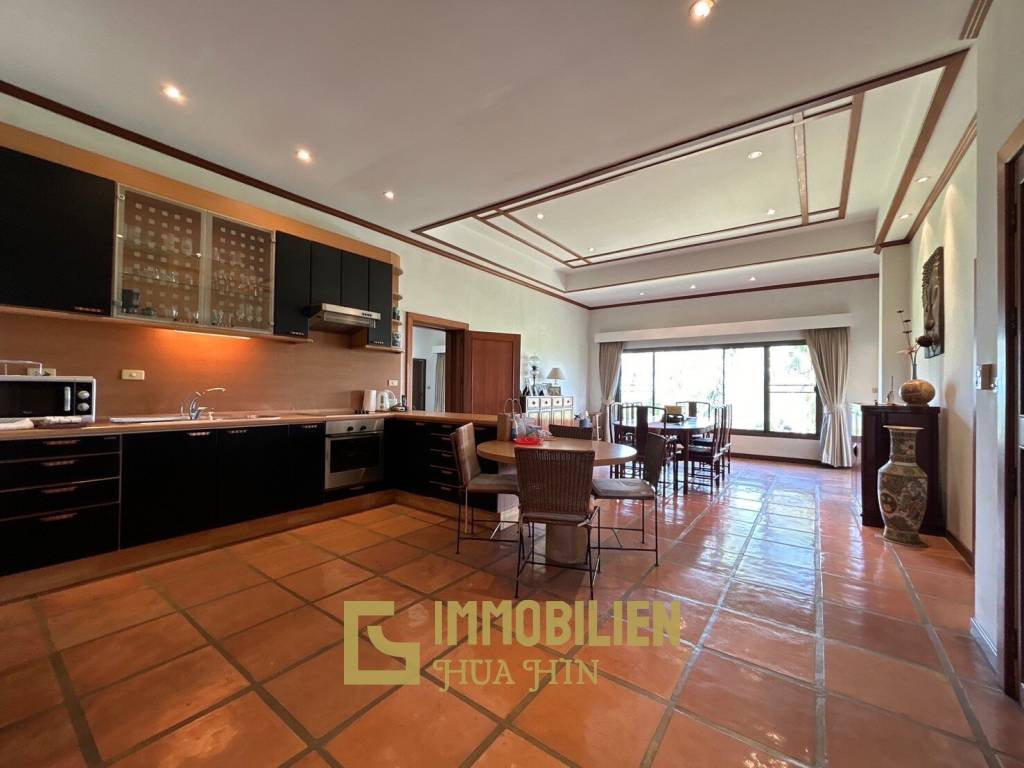 Luxurious 4 Bedroom Condo with Sea View in Pranburi