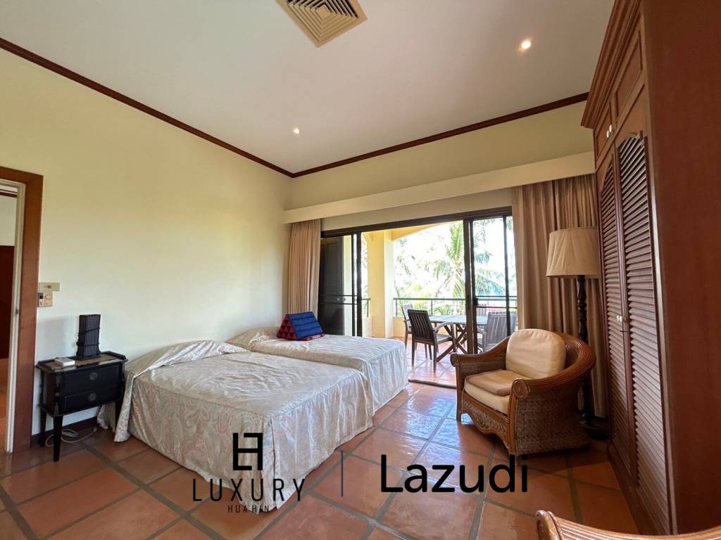 Luxurious 4 Bedroom Condo with Sea View in Pranburi