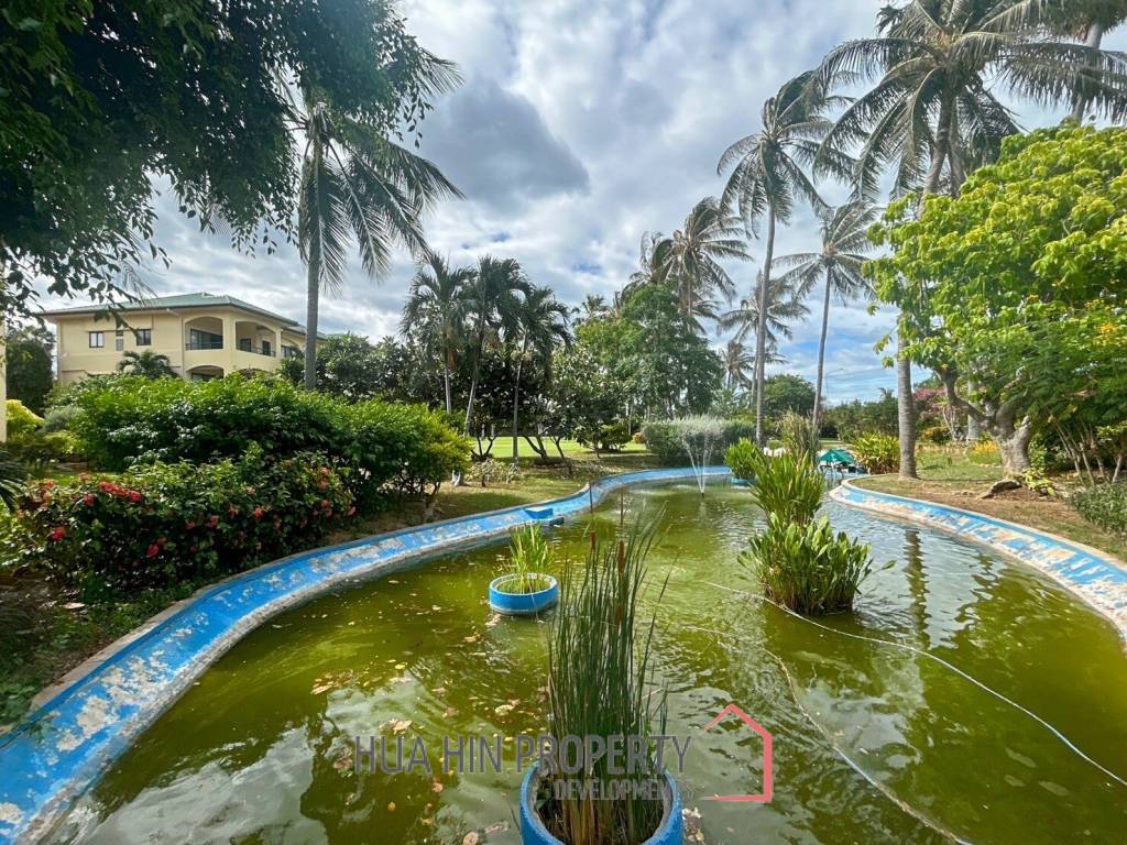 Luxurious 4 Bedroom Condo with Sea View in Pranburi