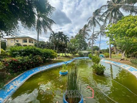 Luxurious 4 Bedroom Condo with Sea View in Pranburi