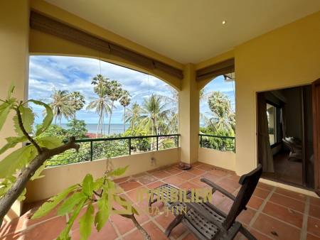 Luxurious 4 Bedroom Condo with Sea View in Pranburi