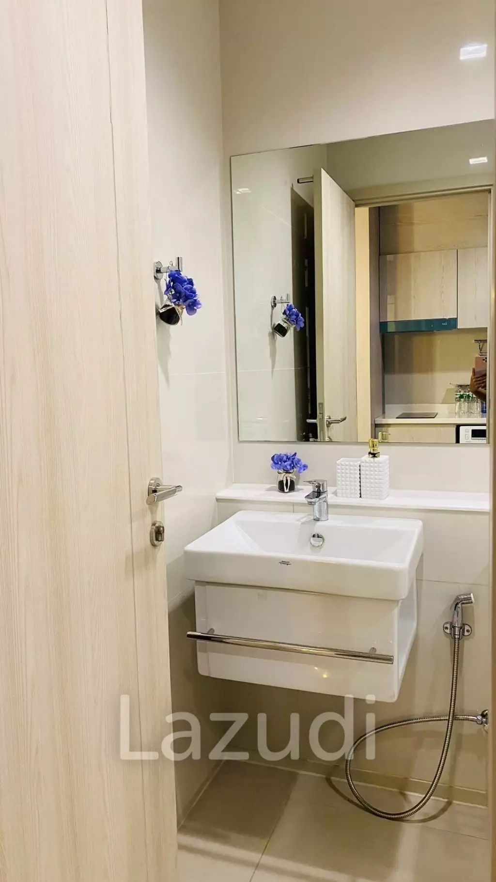 Studio 1 Bathroom 29 SQ.M Life One Wireless