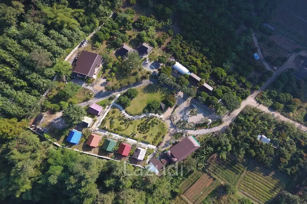 Beautiful, Cozy + Appealing Resort for Sale