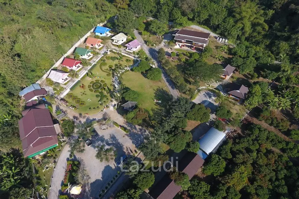 Beautiful, Cozy + Appealing Resort for Sale