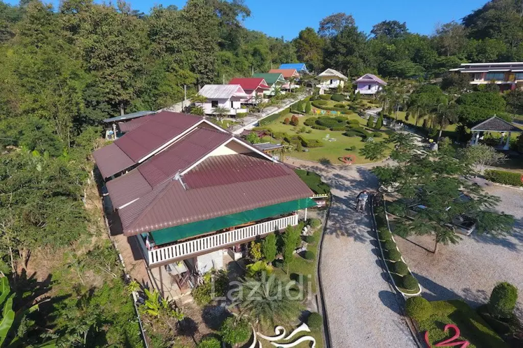 Beautiful, Cozy + Appealing Resort for Sale