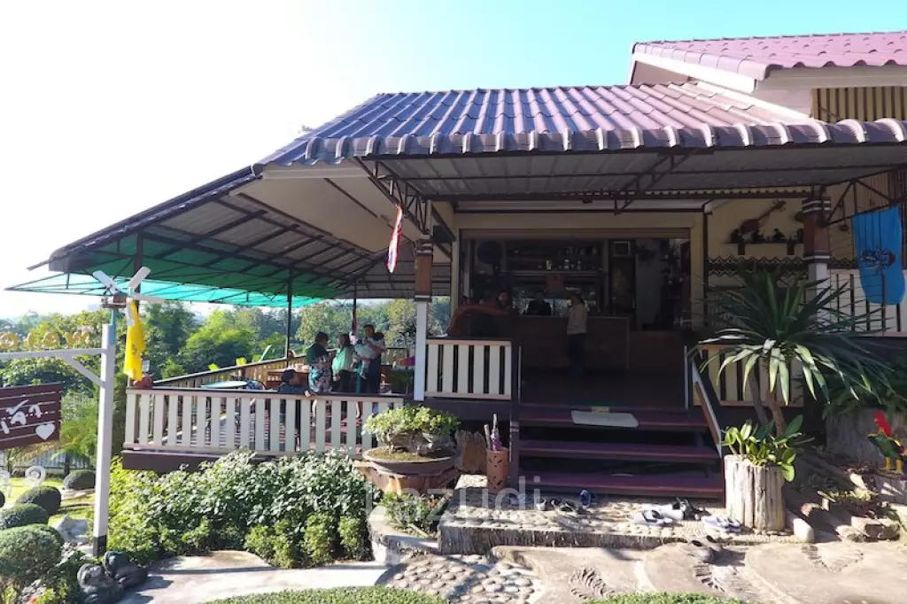 Beautiful, Cozy + Appealing Resort for Sale