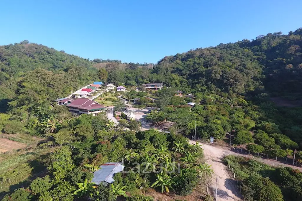 Beautiful, Cozy + Appealing Resort for Sale
