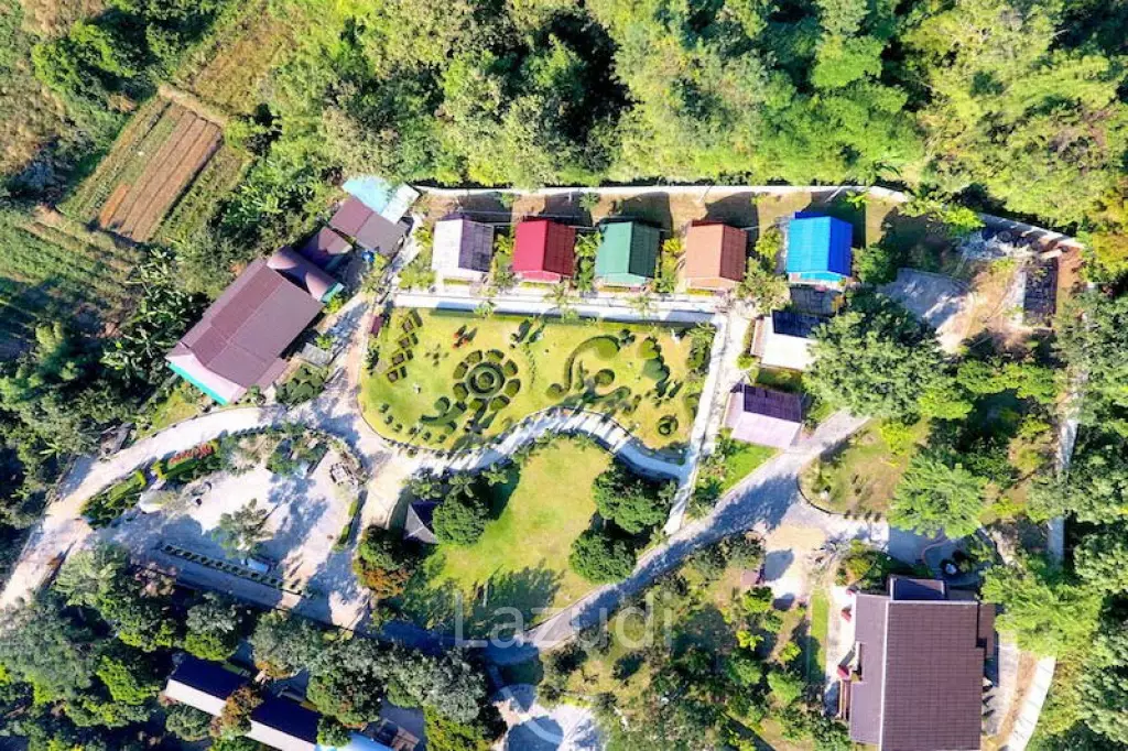 Beautiful, Cozy + Appealing Resort for Sale