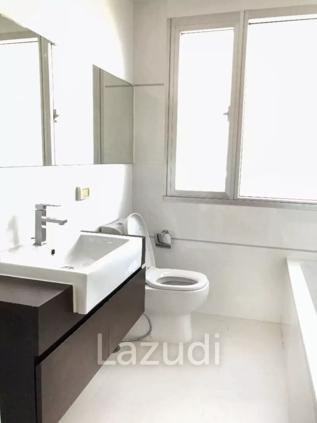 2 Bedrooms 2 Bathrooms 66 SQ.M Thru Thonglor