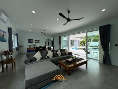 Spacious 4-Bed Pool Villa on Large Plot in Southeast Samui