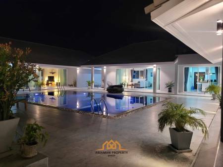 Spacious 4-Bed Pool Villa on Large Plot in Southeast Samui