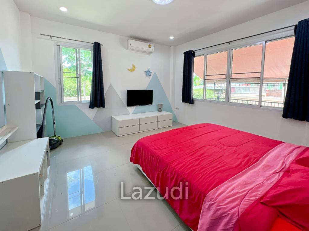 Arlex Mountain Cha Am : 3 Bed 3 Bath Villa