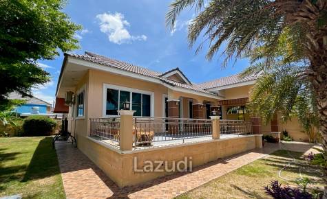 Arlex Mountain Cha Am : 3 Bed 3 Bath Villa