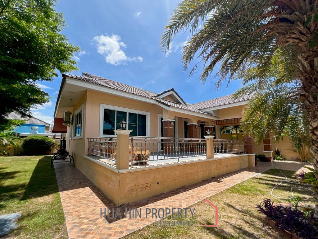 Arlex Mountain Cha Am : 3 Bed 3 Bath Villa