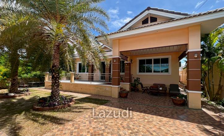 Arlex Mountain Cha Am : 3 Bed 3 Bath Villa