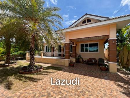 Arlex Mountain Cha Am : 3 Bed 3 Bath Villa