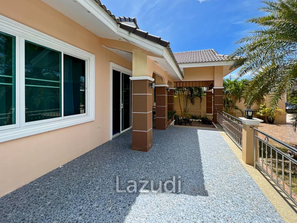 Arlex Mountain Cha Am : 3 Bed 3 Bath Villa