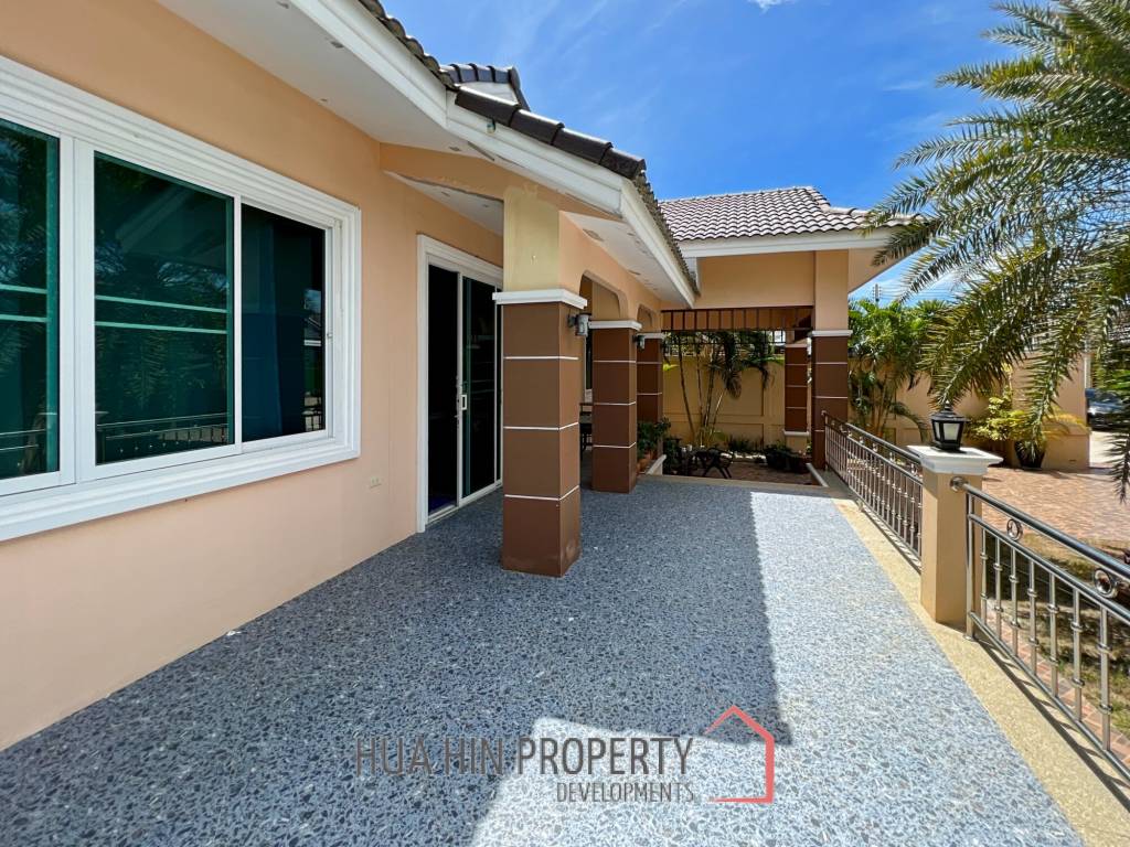 Arlex Mountain Cha Am : 3 Bed 3 Bath Villa