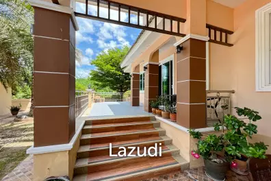 Arlex Mountain Cha Am : 3 Bed 3 Bath Villa