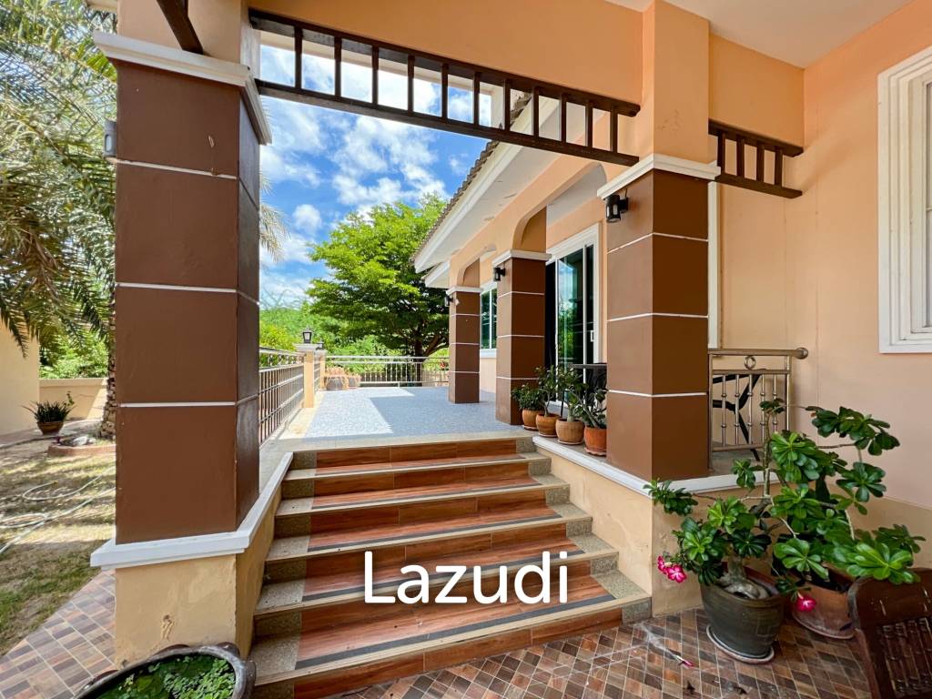 Arlex Mountain Cha Am : 3 Bed 3 Bath Villa